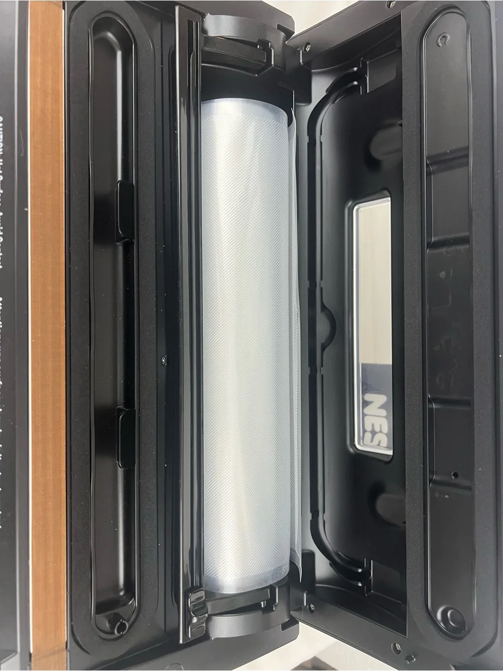 Nesco Deluxe Food VS-12 Vacuum Sealer Silver With Bags…. Works